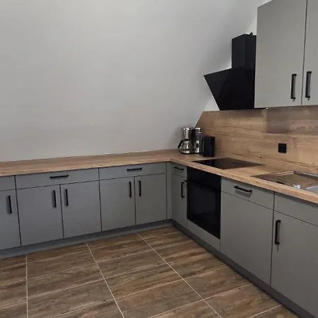 アパート P & A ゾルタウ